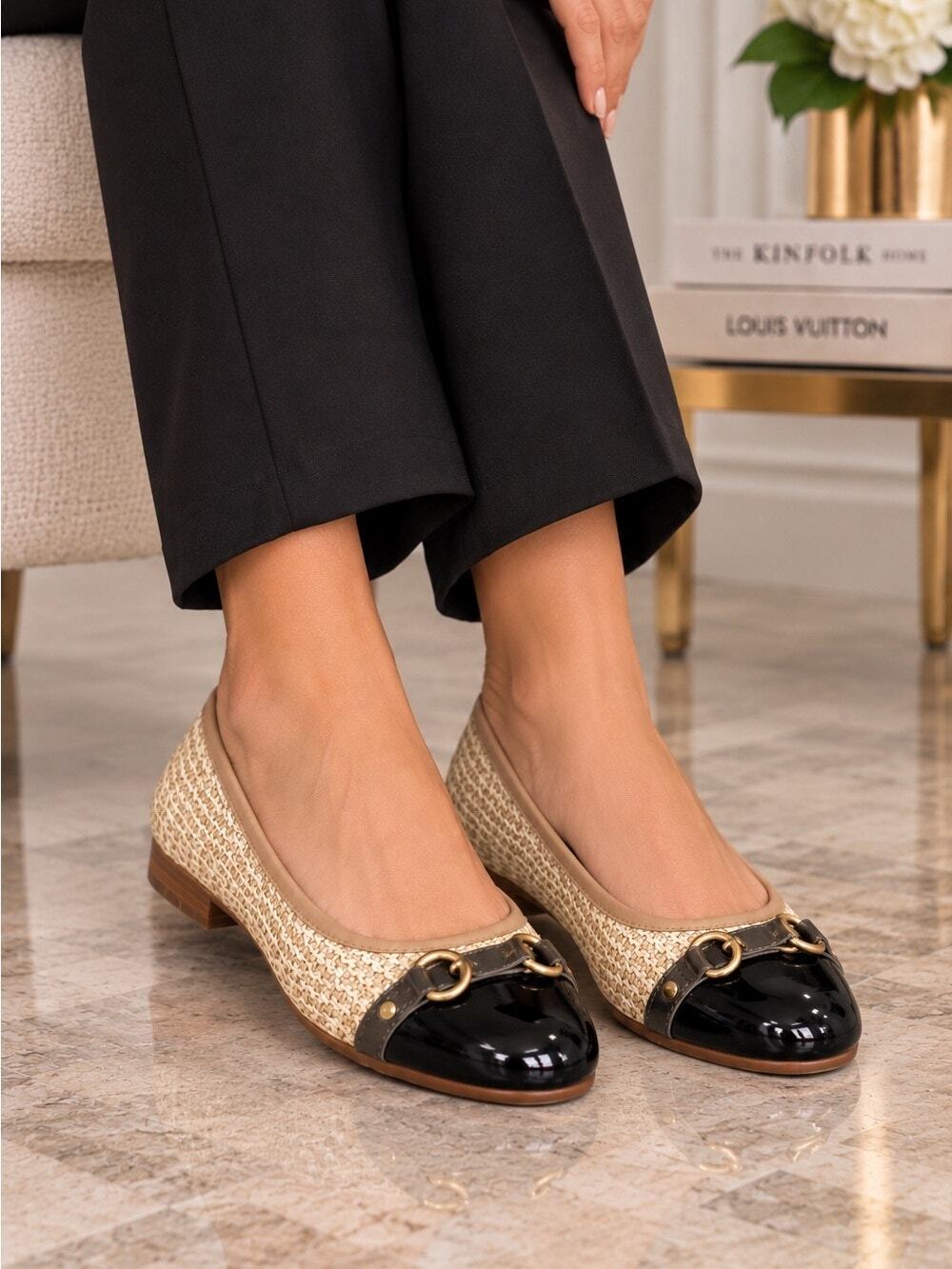 AGL Attilio Giusti Leombruni Raffia Flats Black Patent Toe Size US 7.5  (37.)